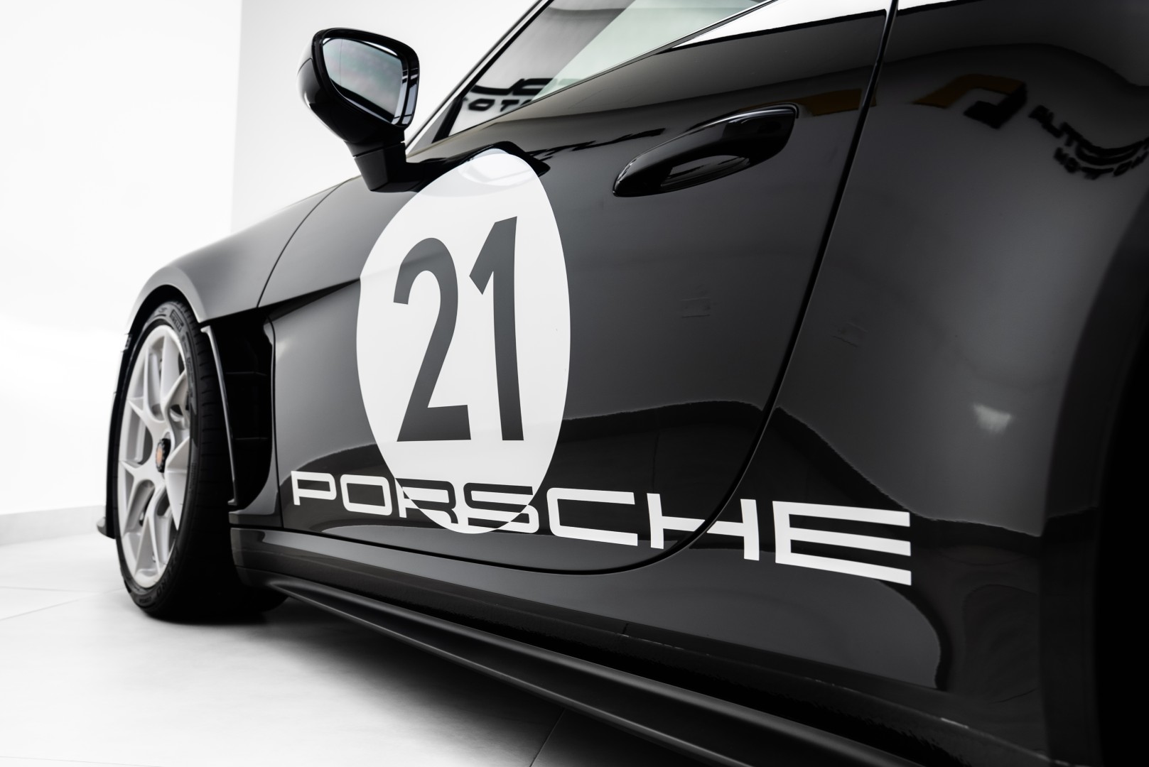 2024 PORSCHE 911 S/T N. 307 OF 1963 WITH DEALER WARRANTY